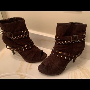 Brown suede peep toe booties